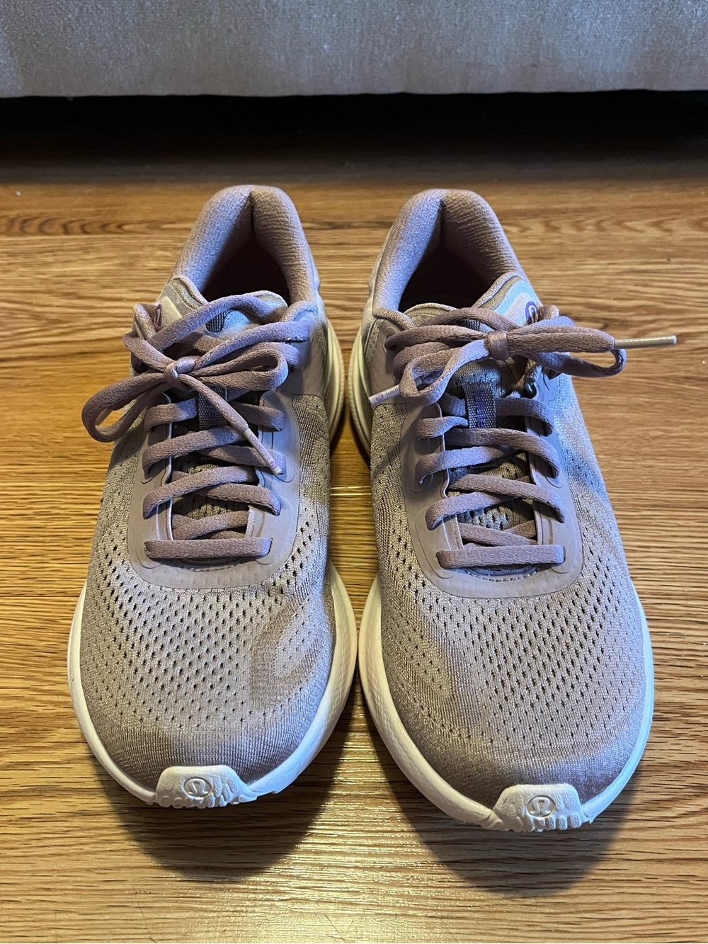 Lululemon Beyondfeel Running Shoes Size 8 View 2